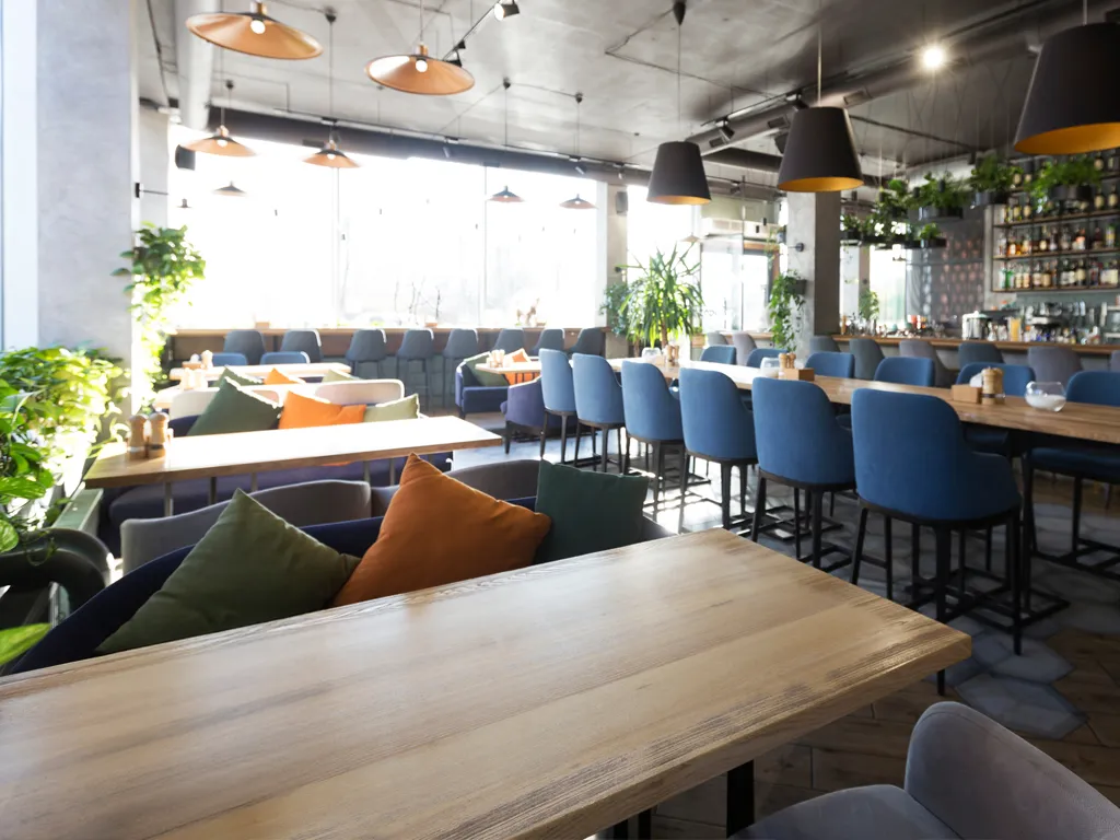 飲食店での注文・会計のボトルネックをセルフ決済で省力化・満足度向上