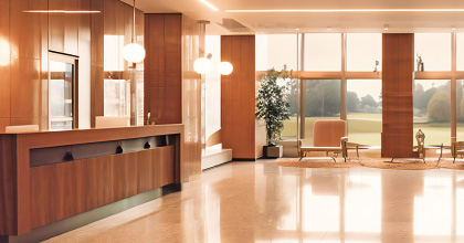 自動精算機(KIOSK端末)ゴルフ場のフロントにもピッタリ