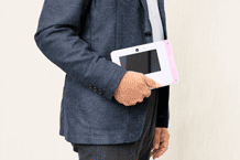 授業や講義ごとに持ち運び出席データの記録・収集などに利用が可能 授業や講義ごとに持ち運び出席データの記録・収集などに利用が可能