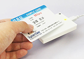 PDC-060にICカードをかざします。