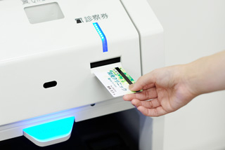 受付表の取り忘れを検知し、LEDランプが光ってお知らせ