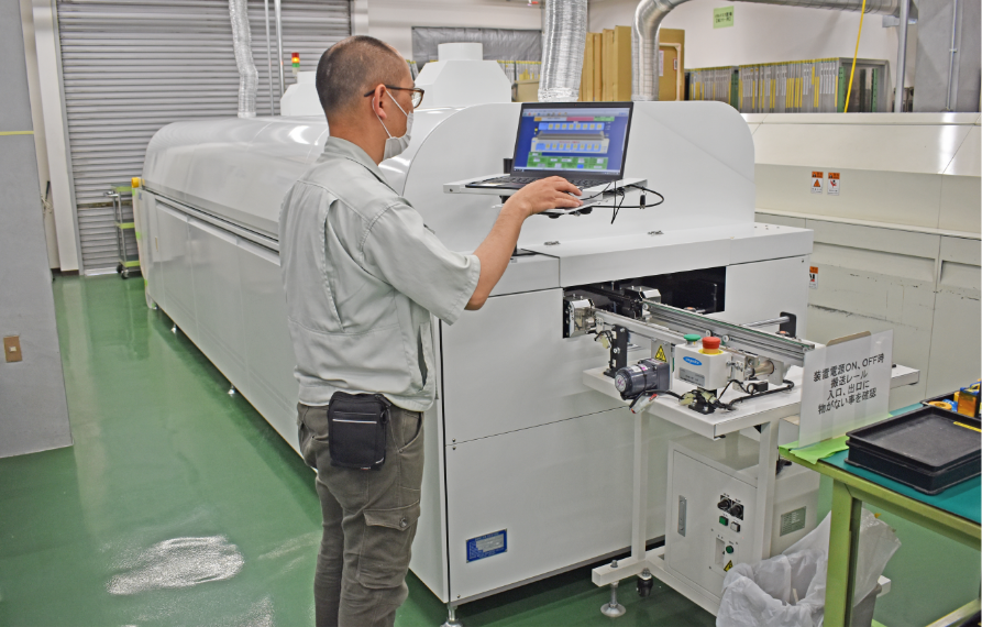 ディスクリート実装、表面実装など、多品種少量の基板実装に対応する製造イメージ